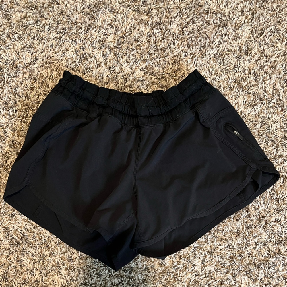 lululemon athletica black tracker 4” shorts